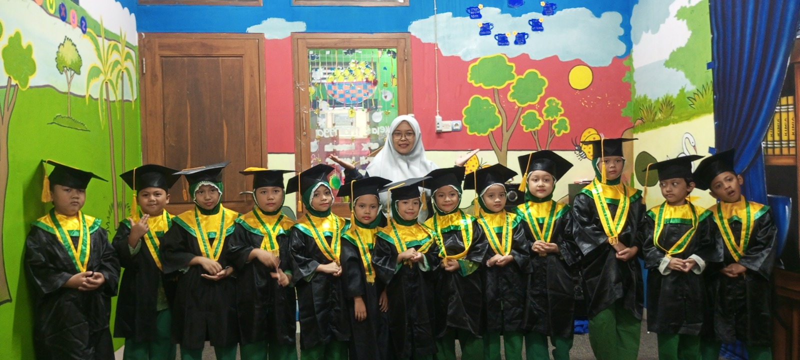 foto wisuda dan perpisahan